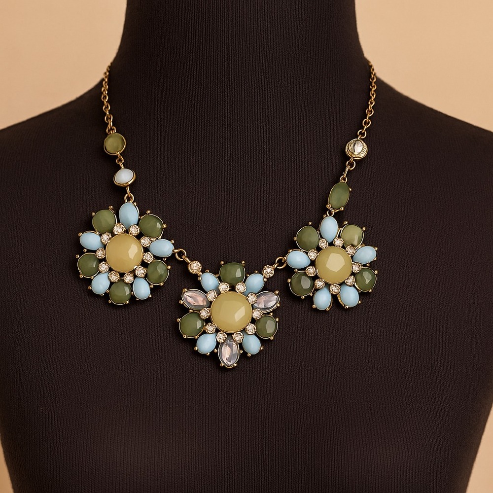 💎 White House Black Market Floral Statement Necklace – Blue Green Crystal Gem